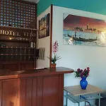 Tito 酒店 3*