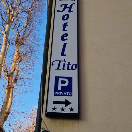 Tito 3*