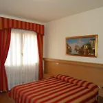 Hotel Tito 3*