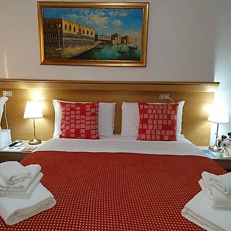 Hotel Tito 3*
