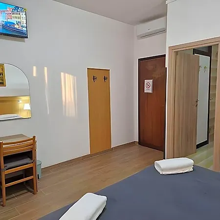 Tito Hotel