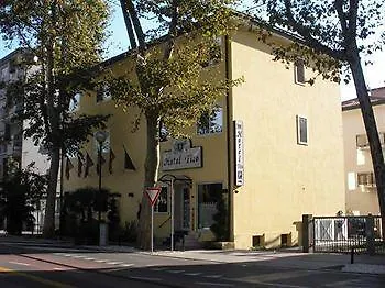Otel Tito 3*