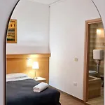 Tito 3* 메스트레